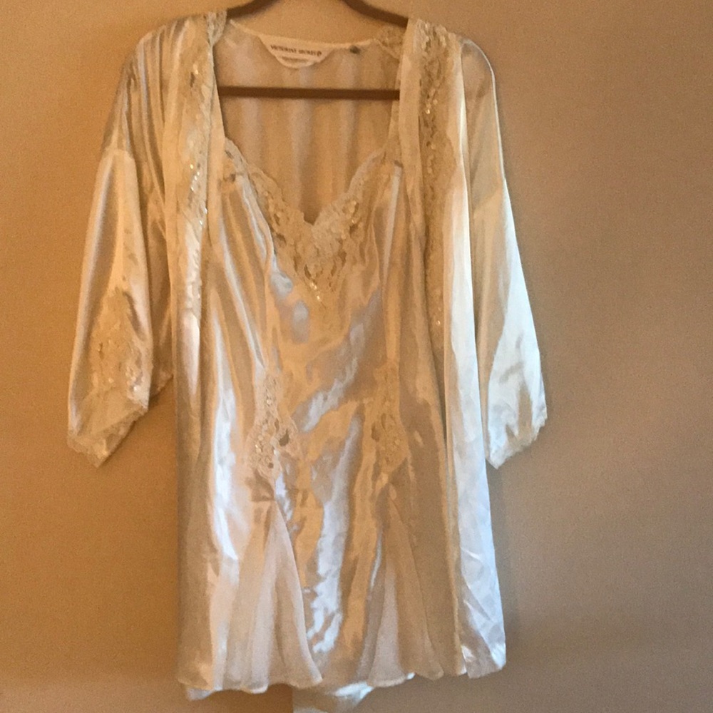 Victoria’s Secret vintage chemise and robe set S